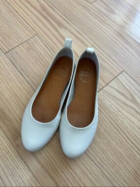 Andre Assous Ivory Leather Slip-On Ballet Flats
